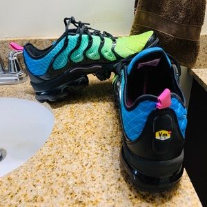 vapor max plus